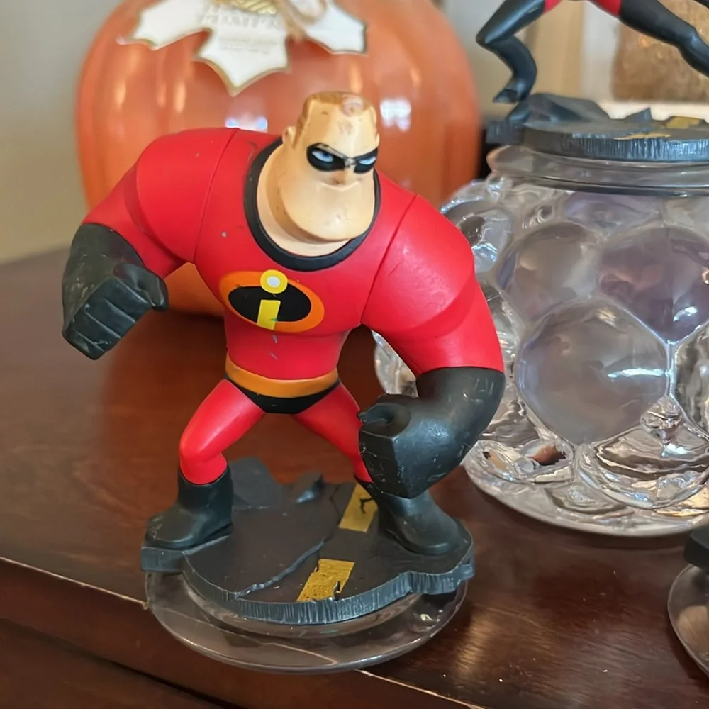 Disney Infinity The Incredibles 4 Figures X Box Playstation Video Game EUC
